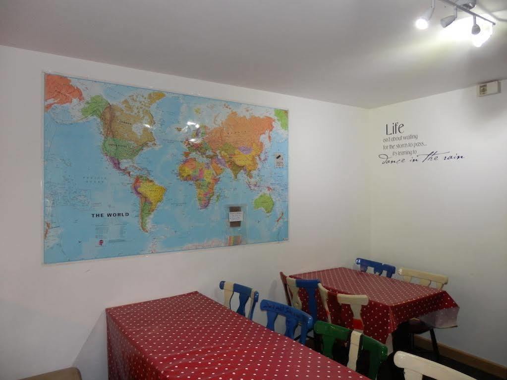 Ocean Backpackers Self-Catering Hostel Ilfracombe Exterior photo